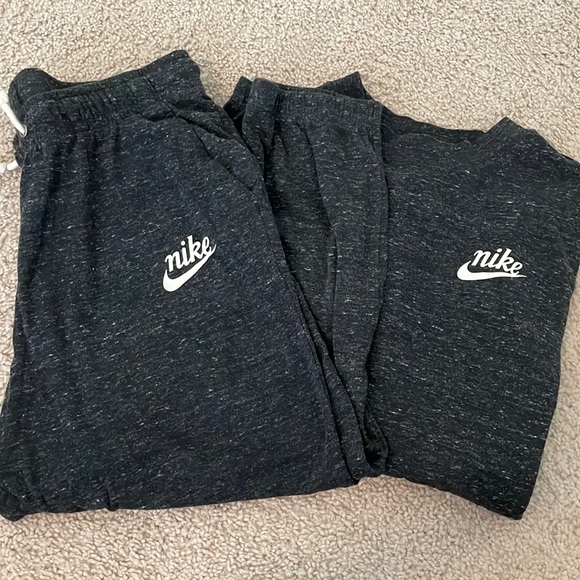EUC Grey Nike loungewear